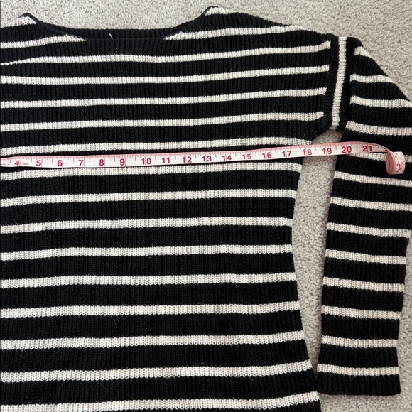 Old Navy Monochrome Striped Knit Sweater Size M - Picture 4 of 6